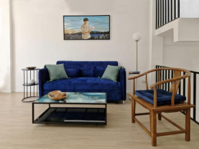 Spacious 3-Story Local Home, Rooftop Views & King Beds near Night Bazaar